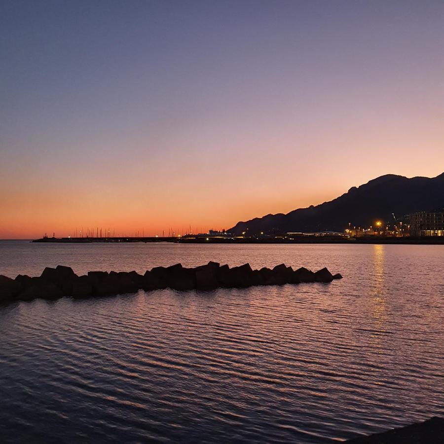 Divina Guesthouse Salerno Exterior foto