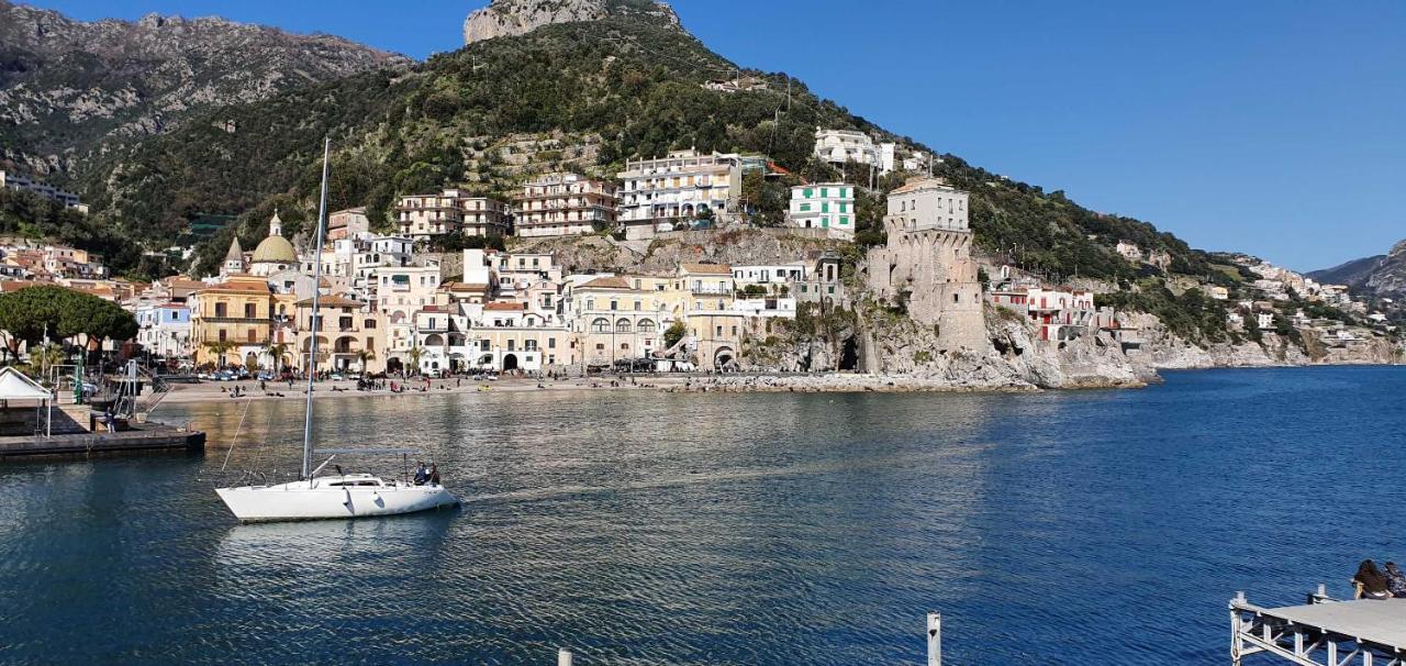 Divina Guesthouse Salerno Exterior foto