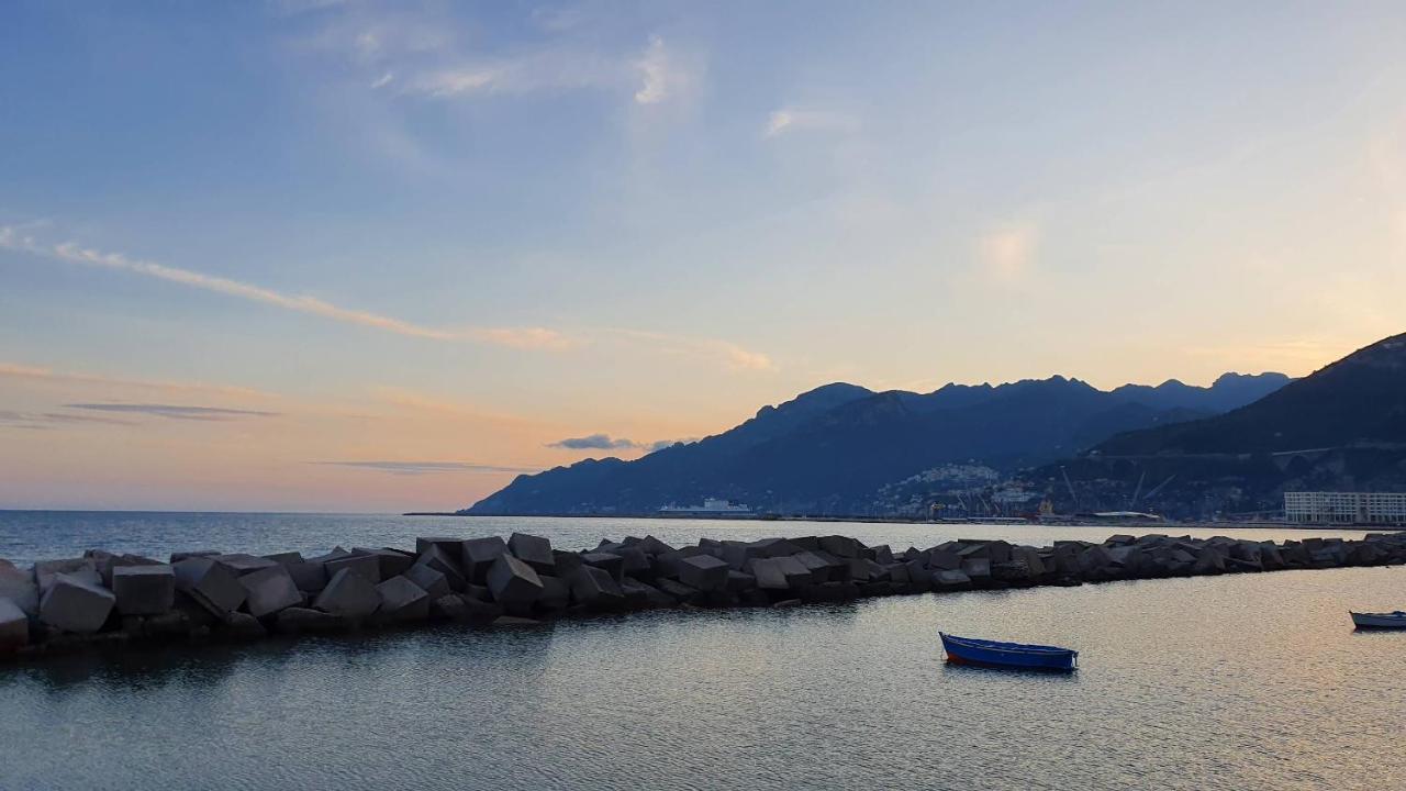 Divina Guesthouse Salerno Exterior foto