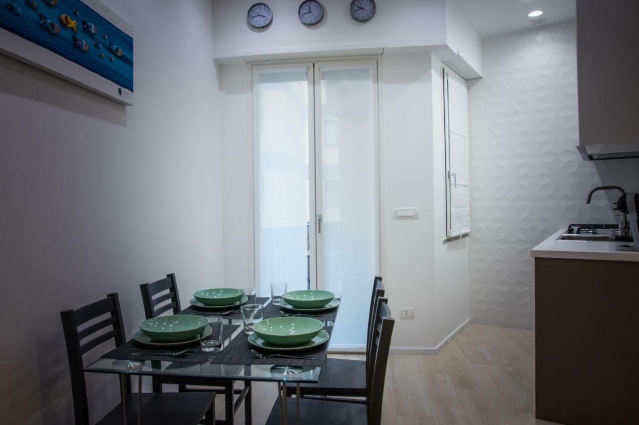 Divina Guesthouse Salerno Exterior foto